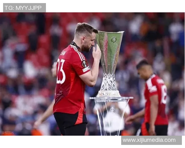 欧联杯精彩对决切尔西3-0曼城展现强大实力引发全场欢呼