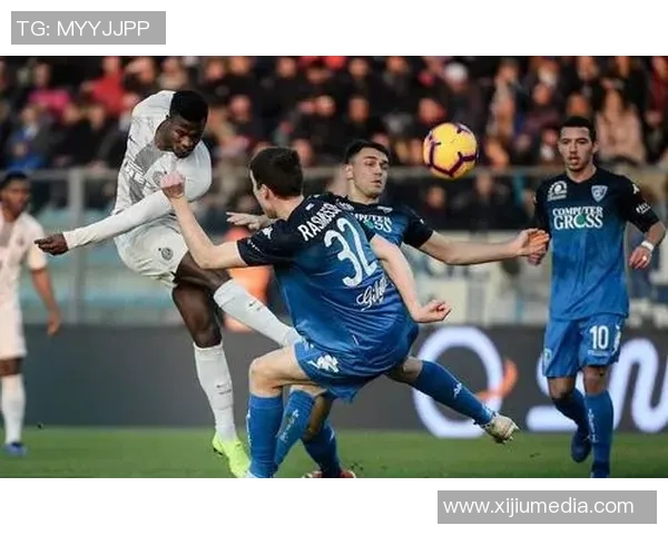 德甲精彩对决国米与那不勒斯战成平局神扑瞬间引发全场热烈反响